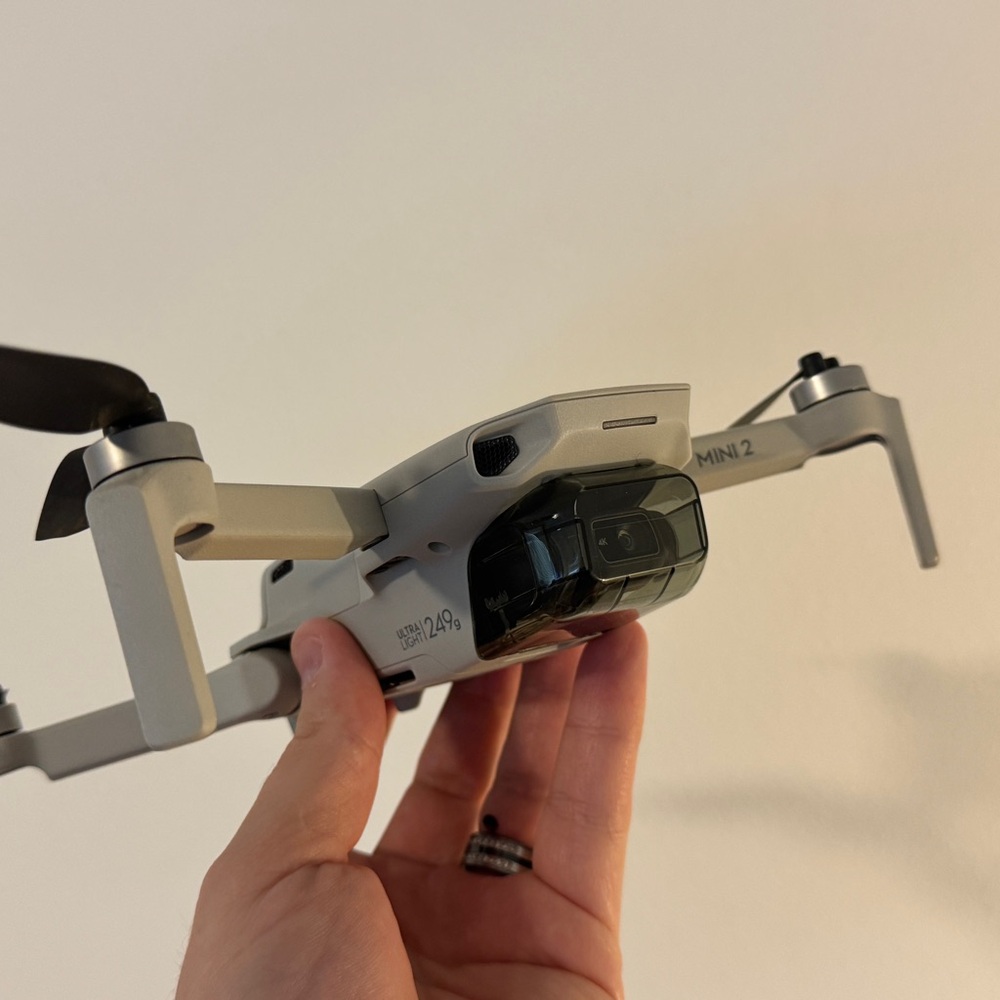 DJI Mini 2 Drone - Gray (Fly More Combo)